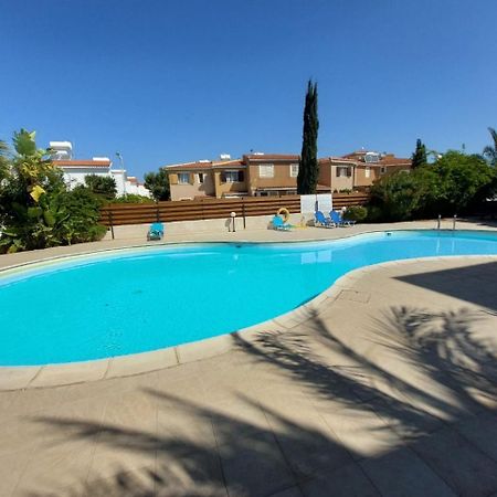 Joanne'S Cosy 1 Bdrm Apt Paphos Bagian luar foto