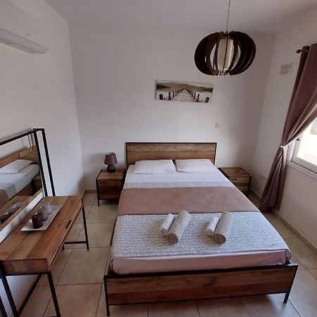 Joanne'S Cosy 1 Bdrm Apt Paphos Bagian luar foto