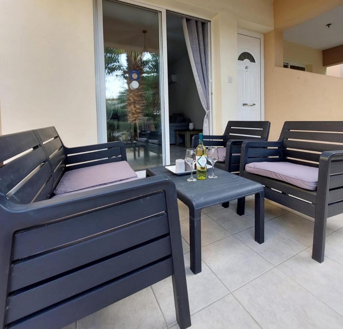 Joanne'S Cosy 1 Bdrm Apt Paphos Bagian luar foto