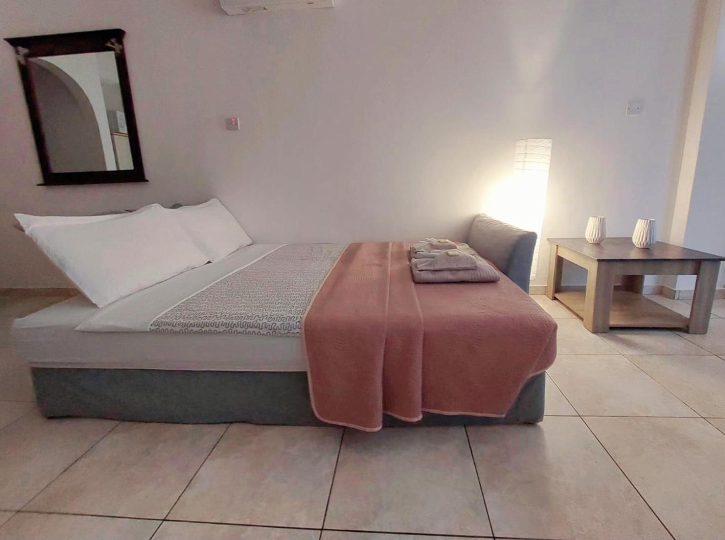 Joanne'S Cosy 1 Bdrm Apt Paphos Bagian luar foto